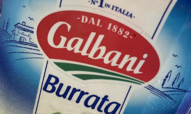 Сыр Burrata Galbani.