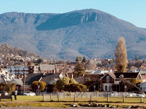 kunanyi in lutruwita (Tasmania), from Sandy Bay.