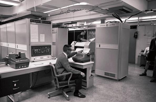 BASIC is born at Dartmouth University.
Dartmouth University