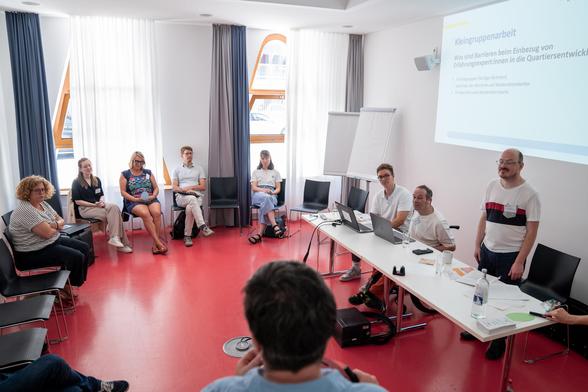 Die Arbeit in Kleingruppen fördert die Vernetzung. Beim Fachtag war viel Platz dafür.