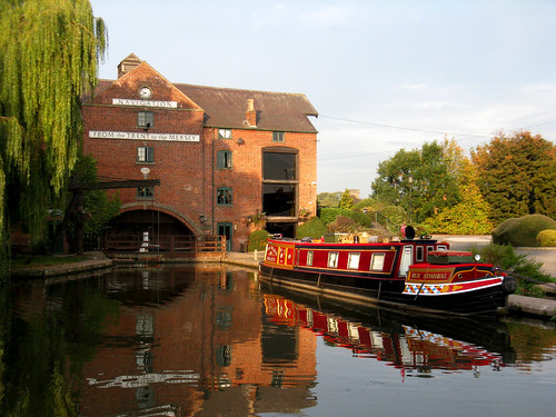 A photo titled "Navigation Trent Mersey", taken near Lock 2, Shardlow Lock by shaggy359 on Flickr.