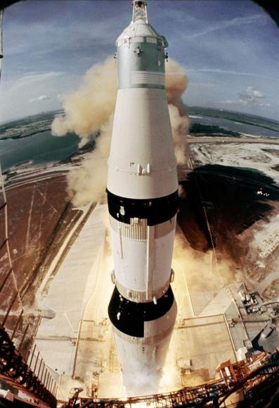 Saturno V suziriaren jaurtiketa, Apolo 11 misioan.