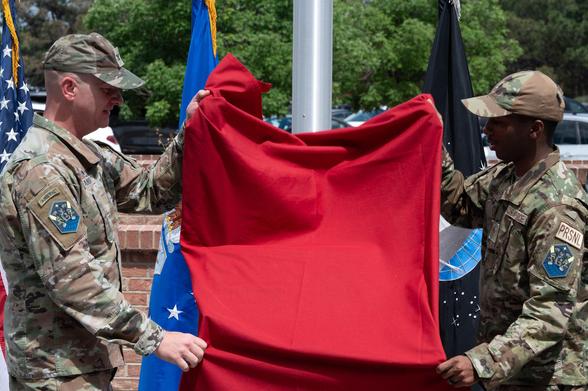 Airman_and_Guardian_Plaza_Naming_Ceremony_held_at_Space_Base_Delta_1_(8533828).jpg