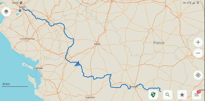 Carte (#organicmaps) présentant une trace de la vélidéale entre Nantes et Royère de Vassivière