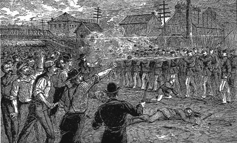 Battle of the viaduct, Chicago, 1877. Shows armed workers facing off against soldiers with rifles, who are firing at them. By http://libcom.org/history/articles/us-rail-strikes-1877, Public Domain, https://commons.wikimedia.org/w/index.php?curid=39083579