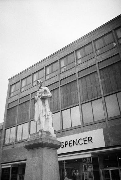 Posing outsides Markies