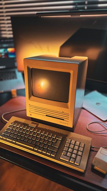 Apple Macintosh SE