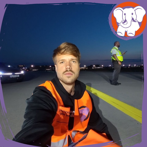 Joel auf dem Flughafen.