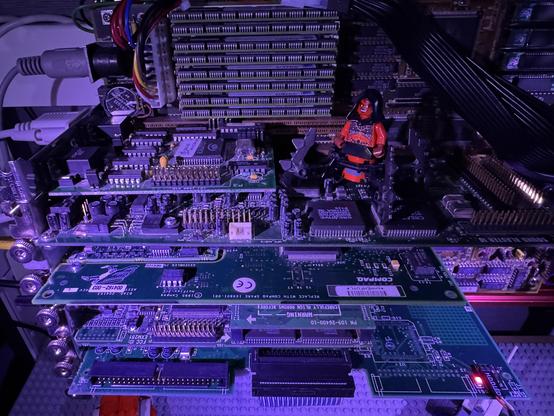 Details of server: 128MB RAM, serial ports, Sound Blaster 16, Compaq NetFlex-3 EISA 100Mbit NIC, a hidden 3Com EISA 100Mbit NIC, an ISA ATI Mach64 with 4MB VRAM, an Adaptec AHA-2742 wide-SCSI controller, and (hidden) a Tekram VLB caching IDE controller.