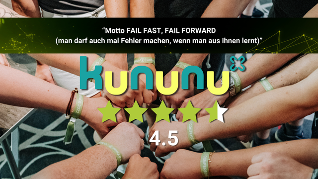 virtual7-Mitarbeiter mit Fist bump und Kununu Score von 4.5