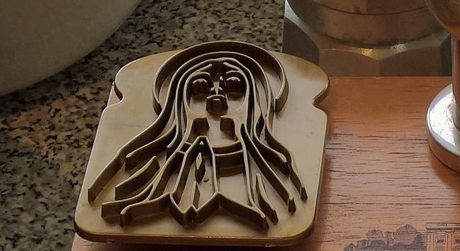 #TheHolyToast...

With this natty #LittleGadget you can have #TheFaceOfJesus on #EverySlice of #Toast...

#IT's #Amazeballs...!