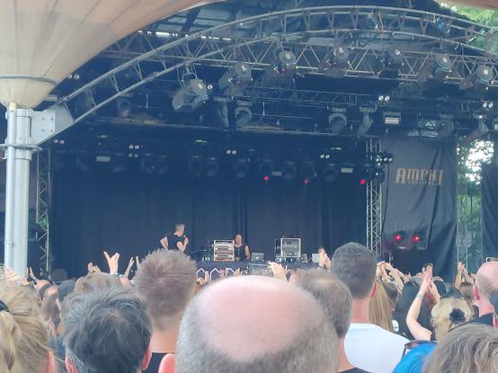 Faderhead crowd
