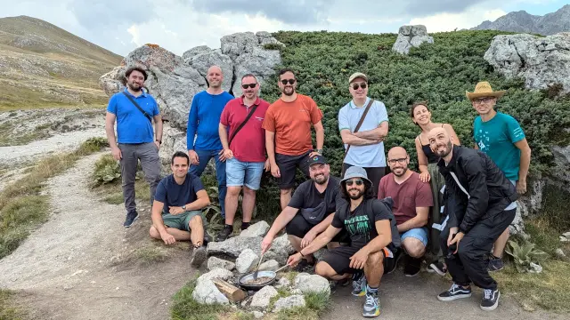Partecipanti vicino alla location iniziale di "Continuavano a chiamarlo Trinità"