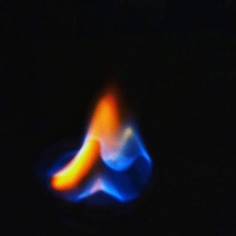 Kleine Anomalie beim Abendessen. #fire #blackhole #sambuca das französischen Jazz der 50er Jahre © MH