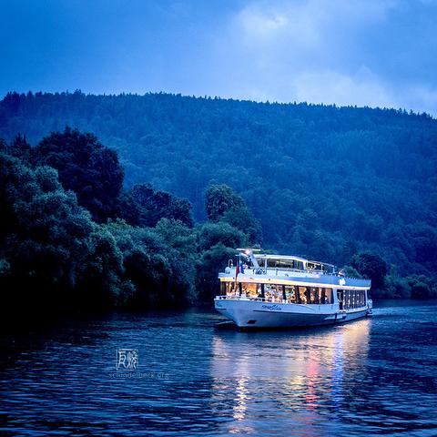 Foto des Passagierschiffs "Königin Silvia" aus Heidelberg - Frank Schindelbeck Fotografie