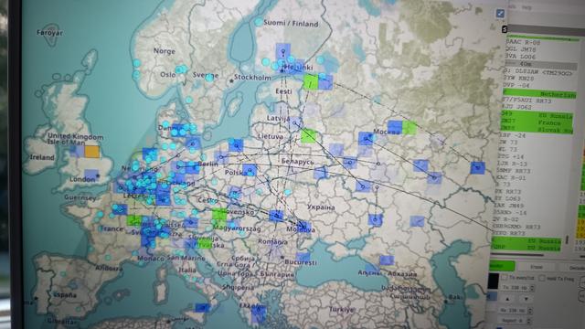 Map of Europe from GridTracker app showing stations heard in rectangles and stations hearing G0OXO in light blue circles