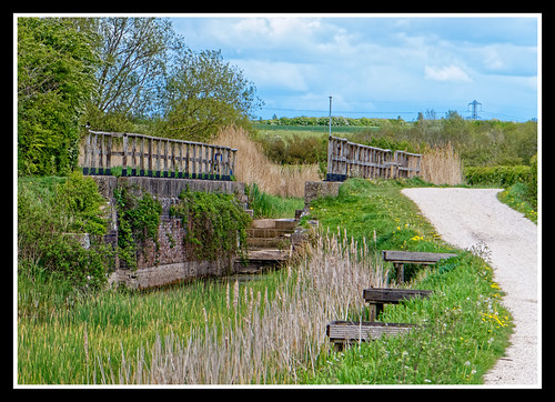 A photo titled "Lock 11", taken near Weired Lock 5, Cotgrave by veggiesosage on Flickr.