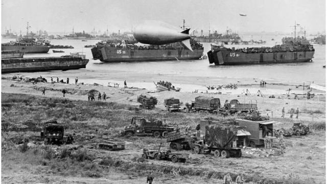 historic photo -  materials and troops landing, Normandy, France, 1944 - D-Day