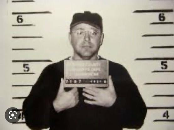 Old photo of Governor Walz's mugshot