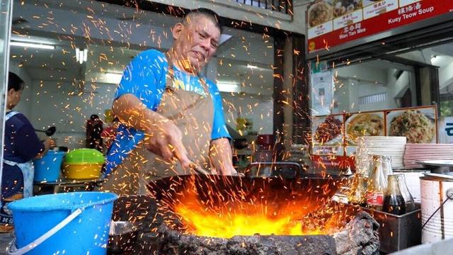 가장 유명한 오리알 국수 장인 Duck Egg Char Koay Teow - Malaysian street food