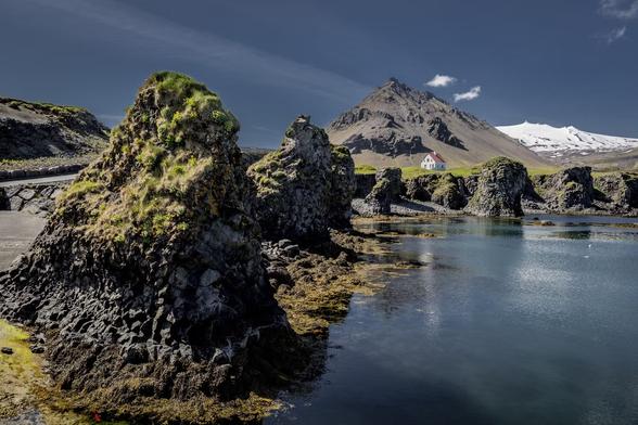 photo - columnar basalt formations on the coastline of Arnarstapi, Snæfellsjökull National Park, Iceland