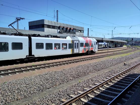 a STADLER FLIRT 3 with Süwex colors