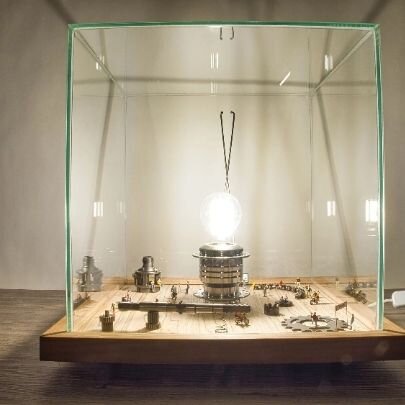 Art Installation / Light Installation "Verkehrswende" - Unique Piece Made from Bicycle Parts!
Kunstinstallation / Lichtinstallation "Verkehrswende" - Unikat aus Fahrradteilen!
front view