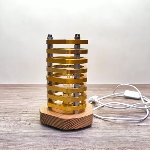 A Go-Kart Axle Bearing Table Lamp!
Eine Go-Kart-Achslager-Tischlampe!
front view