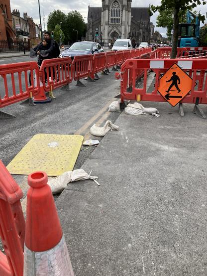 Another view of the same location as the first post in the thread. This time the "accessible ramp" is completely off the footpath. Tough luck, I guess.