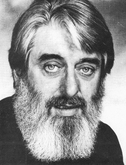 Head and shoulders portrait of Ronnie Drew with a big white beard.