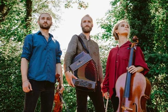 Balfolk mit Hartwin Dhoore Trio