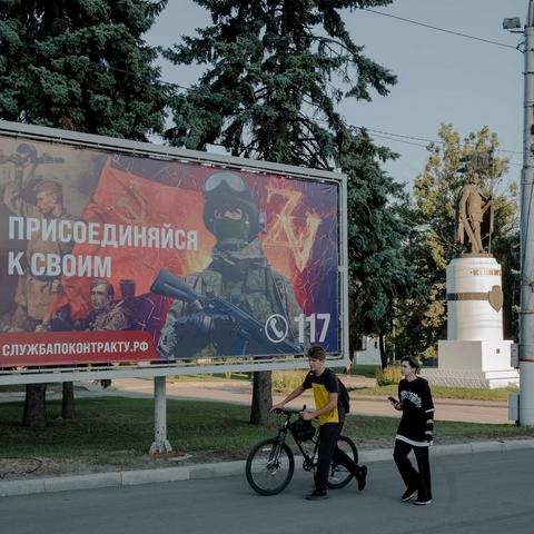 An army recruiting poster in Kursk, Russia, last week.