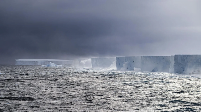 A23a, the world's biggest iceberg, is currently caught in a Taylor column.
