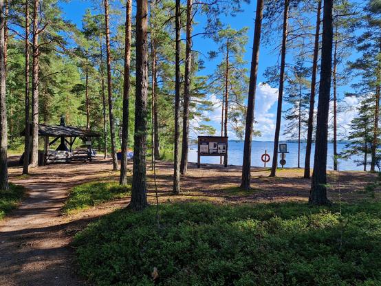 Hiekkamaastoinen retkisatama