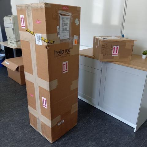 A big parcel from „hello robot“