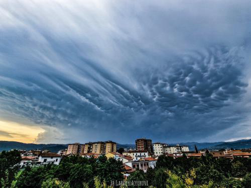 Mammatus cloud