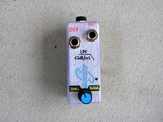 Low Pass filter pedal in mini enclosure