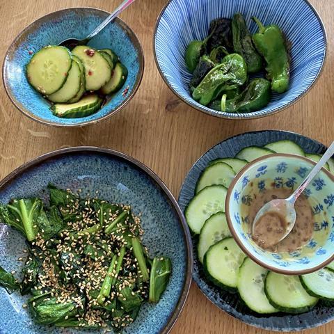 The bowls with the vegetables which were meant for sharing.