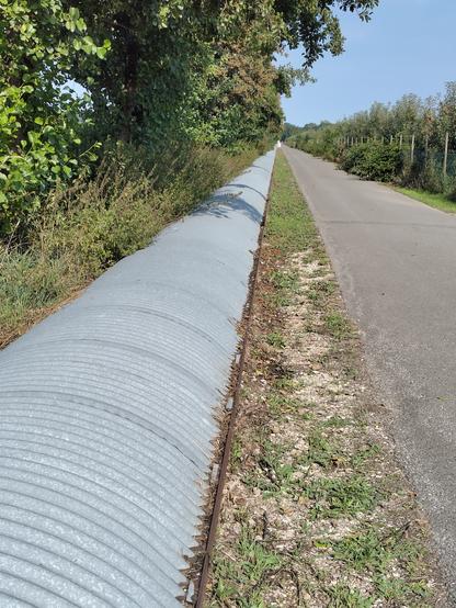 Blick entlang der 600 m langen Messstrecke.