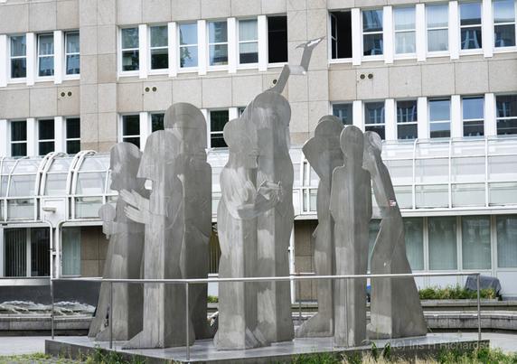 Der Rink sculpture by Horse Antes Düsseldorf Germany