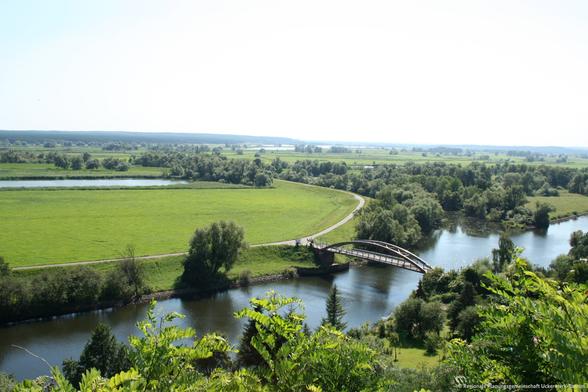Eine Brücke über die Oder in der Region Uckermark-Barnim.