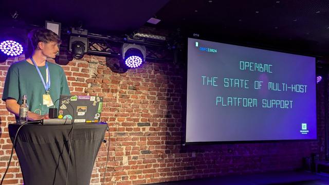 Oliver next to the title slide
