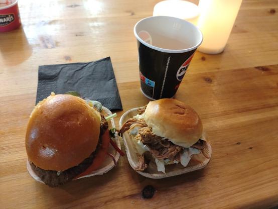 BBQ meal at JavaZone day 2 Pulled beef slider Korean style with kimchi slaw and gochujang sauce and Classic slider with caramelized onion, salad, beefsteak tomato, and parmesan-mayo