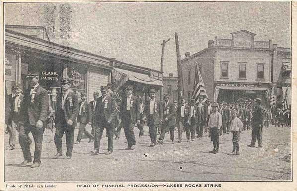 Funeral procession in McKees Rocks for Bloody Sunday victims. By Pittsburgh Leader newspaper - Mike Stout http://mikestoutmusic.prometheuslabor.com/image/tid/73, Public Domain, https://commons.wikimedia.org/w/index.php?curid=22833979