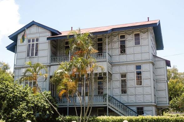 casa-de-ferro-la-maison-de-fer-de-maputo-au-mozambique-1