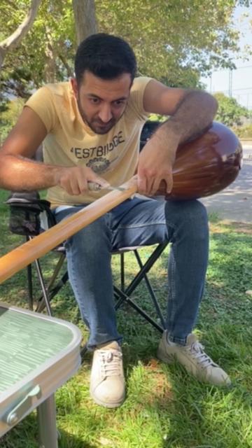 Uzun sap bağlama tesviyesi yapımı.

Leveling of the Turkish baglama instrument