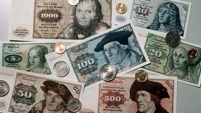 Bargeld der Deutschen Mark.