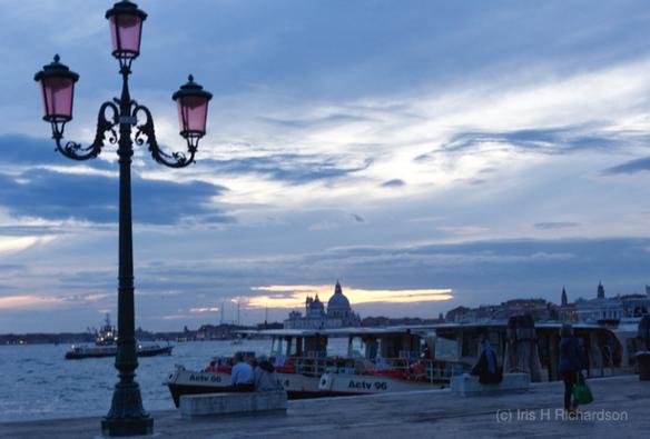 Venice at night. Artist Iris Richardson, Gallery Pictorem