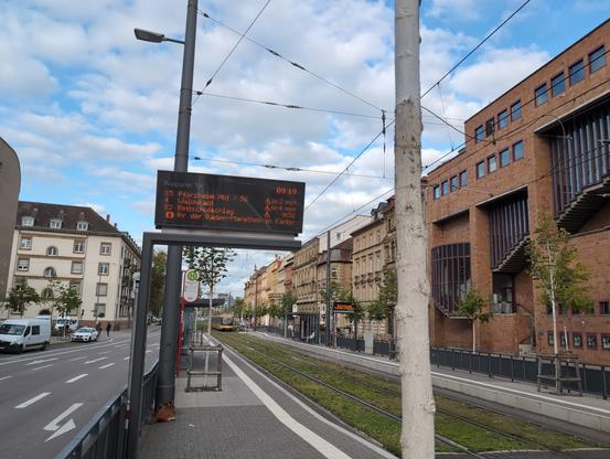 Tram Bahnhof in Karlsruhe