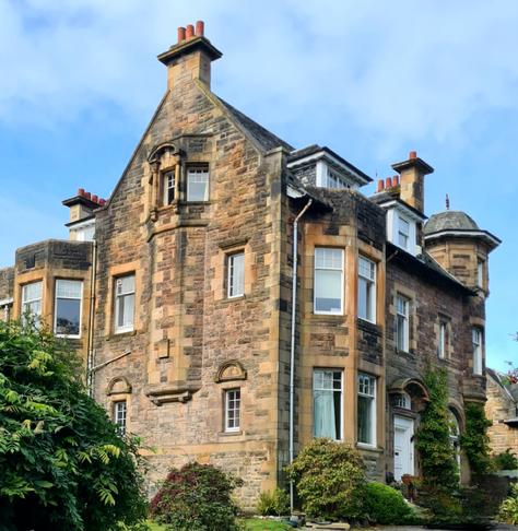 A blonde sandstone late Victorian Glasgow townhouse.